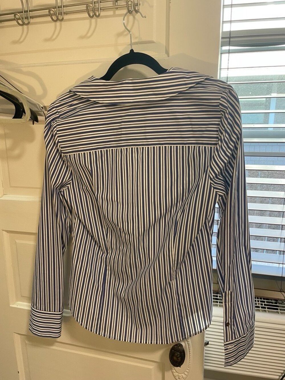 Veronica Beard Jollie Top crisp button down - Picture 2 of 3